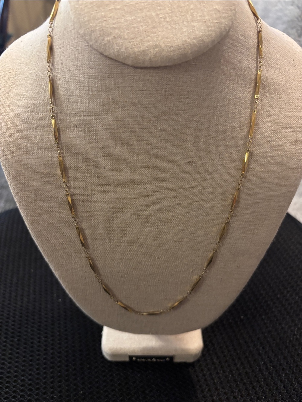 Elegant Gold-Tone Women's Chain Necklace